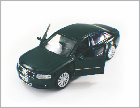 中国 1 つ/24 は Decoratio として合金の明るく黒い注文のスケール・モデル車 Audi A8 を起点にダイカストで形造りました サプライヤー