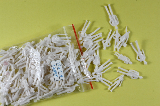 1/100 プラスチック スケールの列車は建築モデル人々の白を計算します サプライヤー