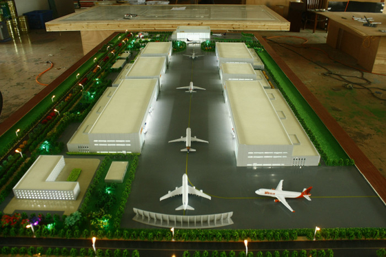 空港レイアウトのためのカスタマイズされた 3D 建築モデル メーカーのミニチュア サプライヤー