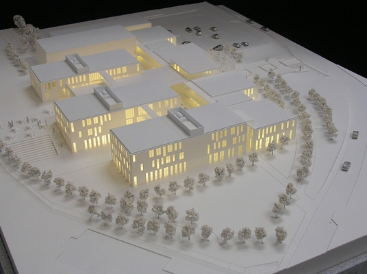 3D 都市計画のための美しい建築モデル メーカーの ABS はそびえています サプライヤー