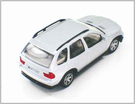 1:43 は HO 列車のレイアウトのための小型注文のスケール・モデル車の合金 BMW X5 C4302 をダイカストで形造りました サプライヤー