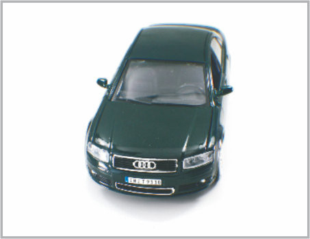 1 つ/24 は Decoratio として合金の明るく黒い注文のスケール・モデル車 Audi A8 を起点にダイカストで形造りました サプライヤー