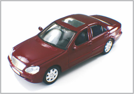 1 つ/24 は Decoratio として合金のえんじ色の注文のスケール・モデル車の Mercedes Benzs のクラスをダイカストで形造りました サプライヤー