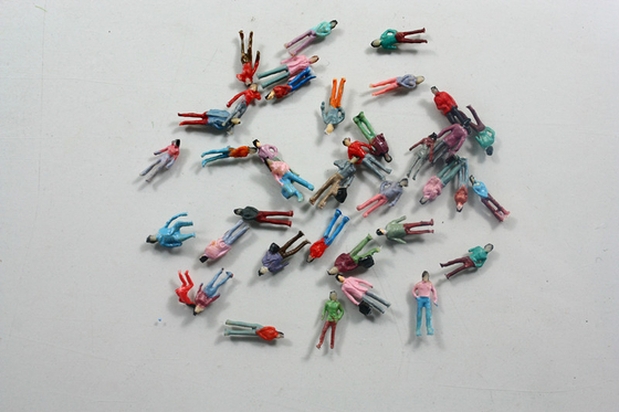 P150-13B の 1:150 の建築スケール・モデルの人々は 1.3cm 図を塗りました サプライヤー